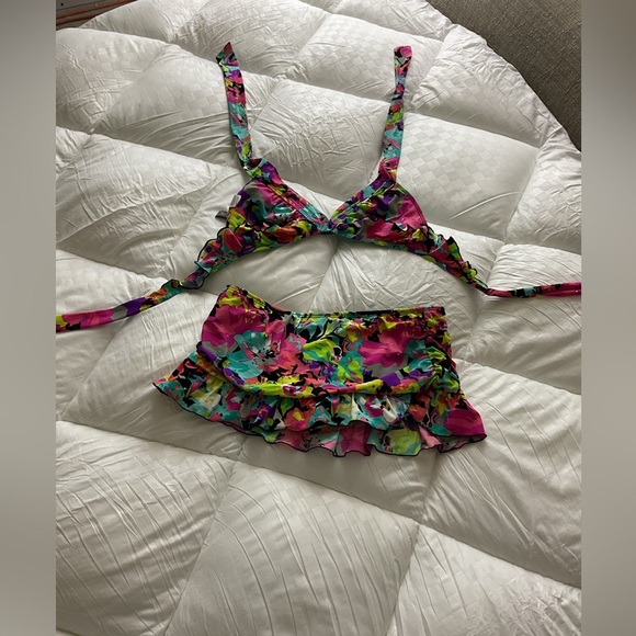Kenneth Cole Multicolor Floral Bikini Top - Picture 4 of 8